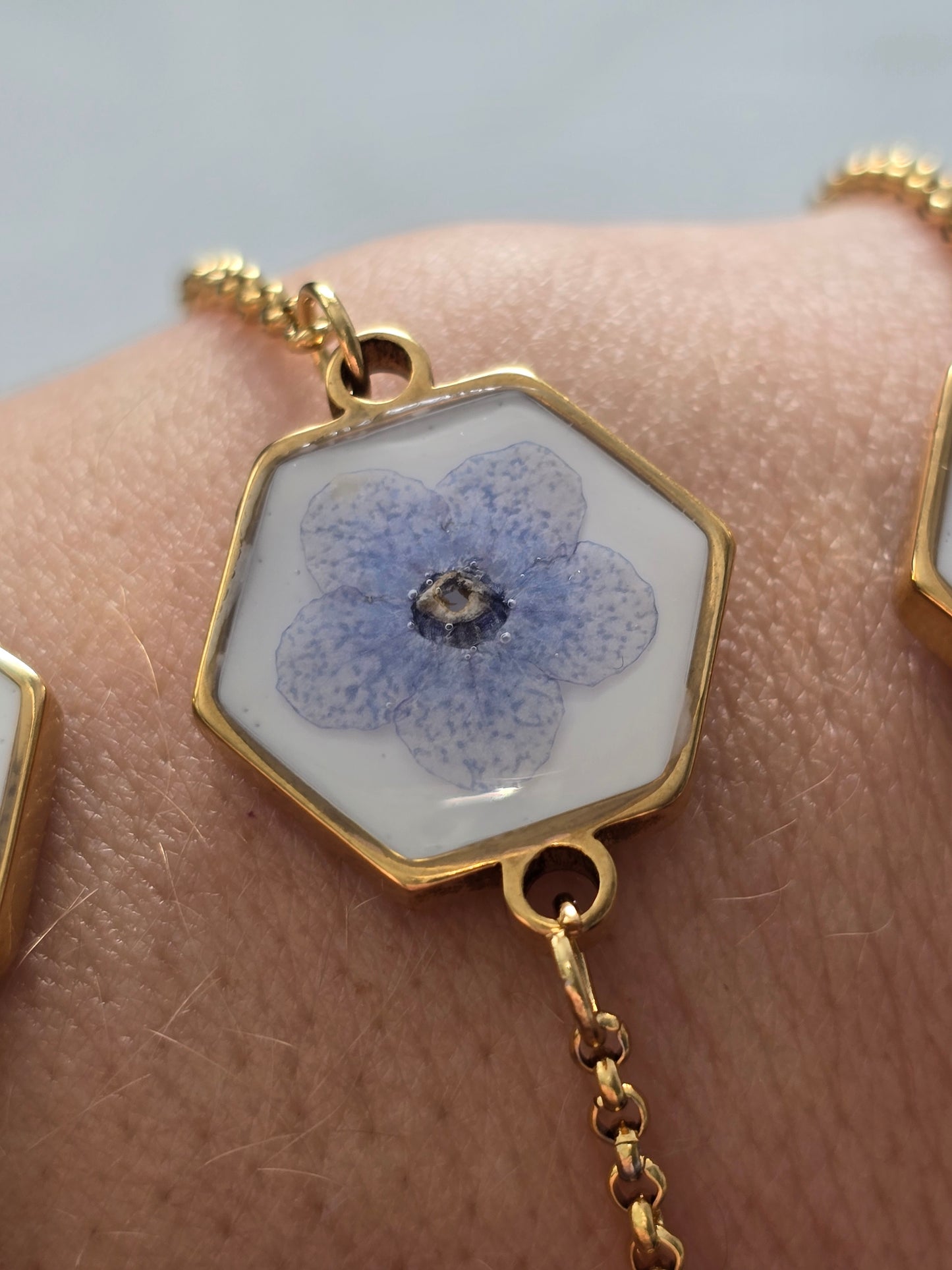 Forget Me Not Resin Bracelet "Gold"